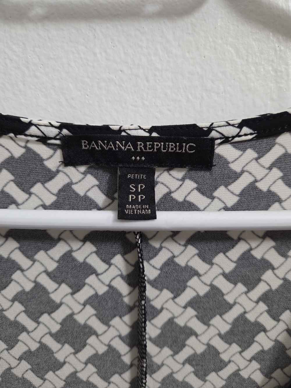 Banana Republic Black & White Wrap-Style Sleeveless Dress Size Small (Petite) - Picture 2 of 4
